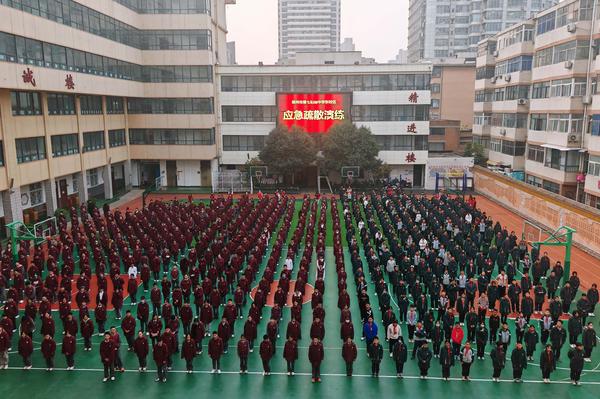 消防演练 (1) 消防演练 (1)